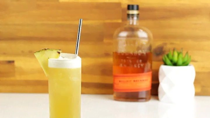 THE GTO COCKTAIL - Bourbon Whiskey + Amaretto Liqueur